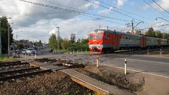 Русские водители перестали пытаться таранить поезда на… 