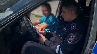 ГИБДД поймала 10-летнего водителя на Кузбассе и заставила его дедушку… 