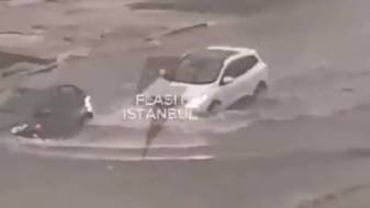 Тропические ливни затопили Стамбул: парковки подтоплены, а автомобили… 